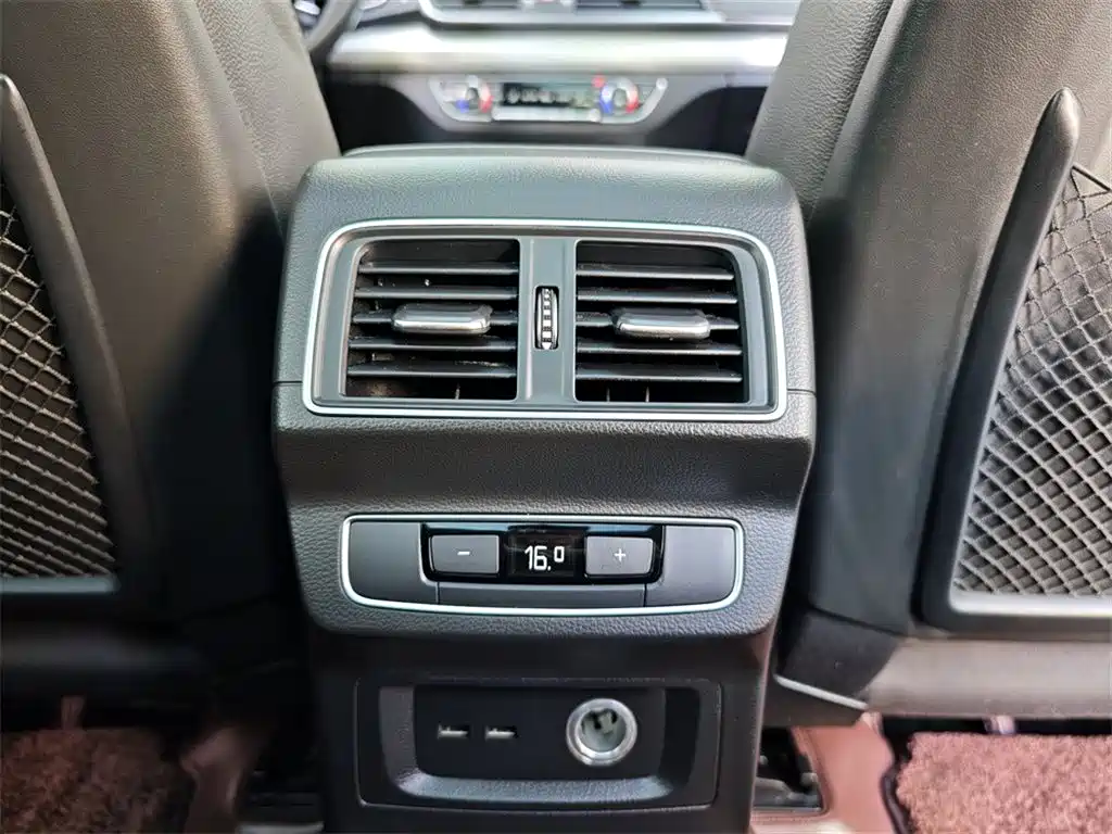 Audi Q5L 2020 40 TFSI Prestige Fashion фото 13