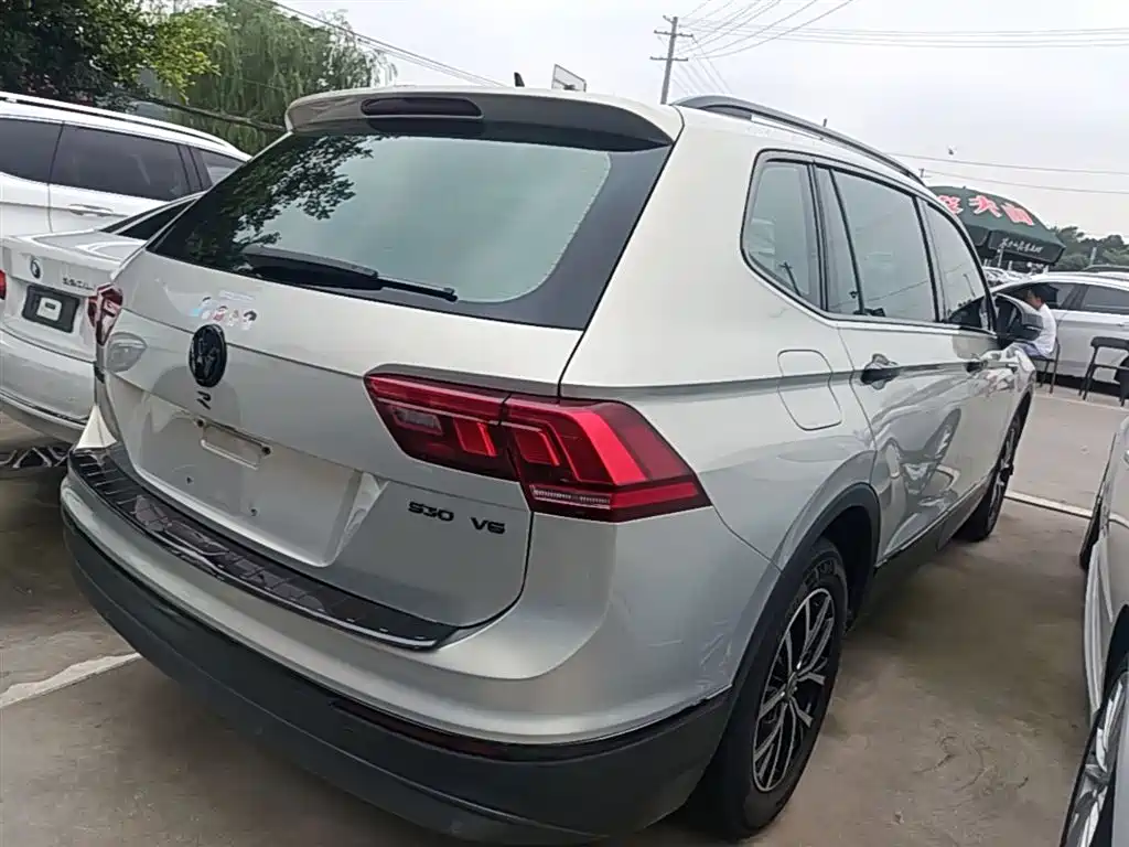 Volkswagen Tiguan L 2018 Facelift 330TSI Automatic 2WD Luxury Edition фото 7