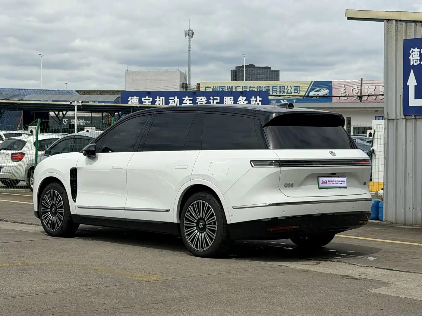 NIO ES8 2026 2025 Model 6-Seat Executive Luxury Edition