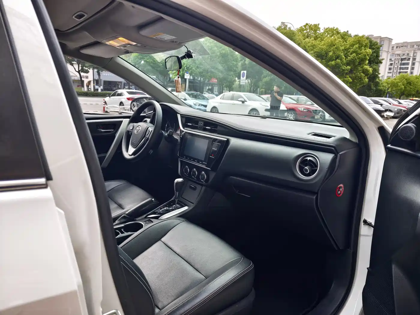 Toyota Corolla 2017 Facelift 1.2T S-CVT GL-i фото 8
