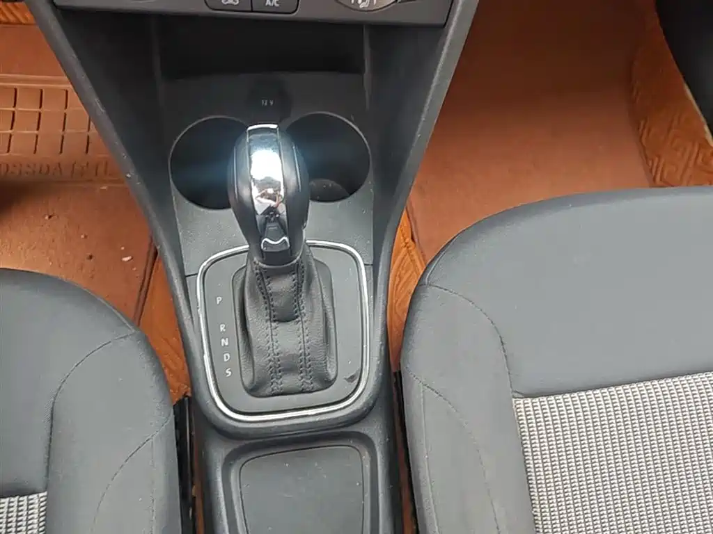Volkswagen Polo 2018 1.5L Auto Safe Drive фото 14