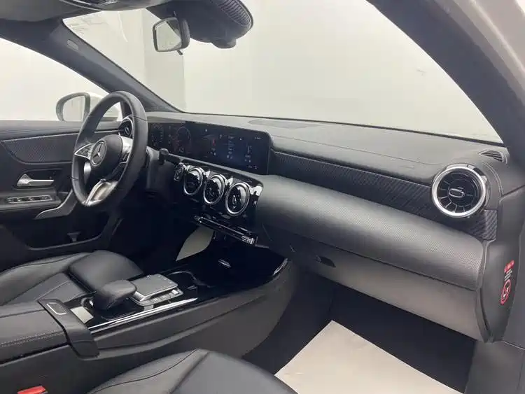 Mercedes-Benz A-Class 2023 A 200 L Dynamic фото 28
