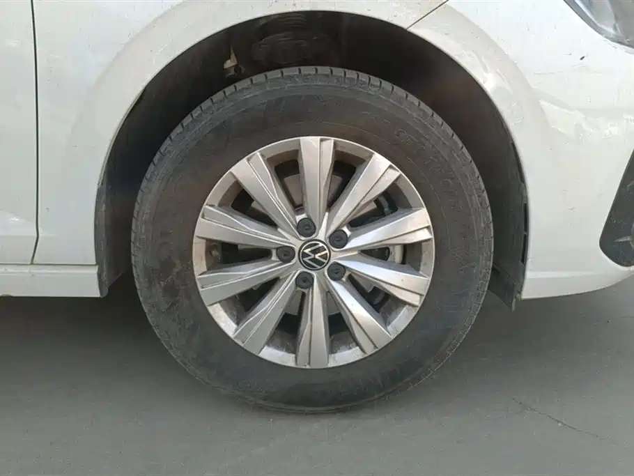Volkswagen Lavida 2023 Xinrui 1.5L Auto Xinyi Edition фото 6