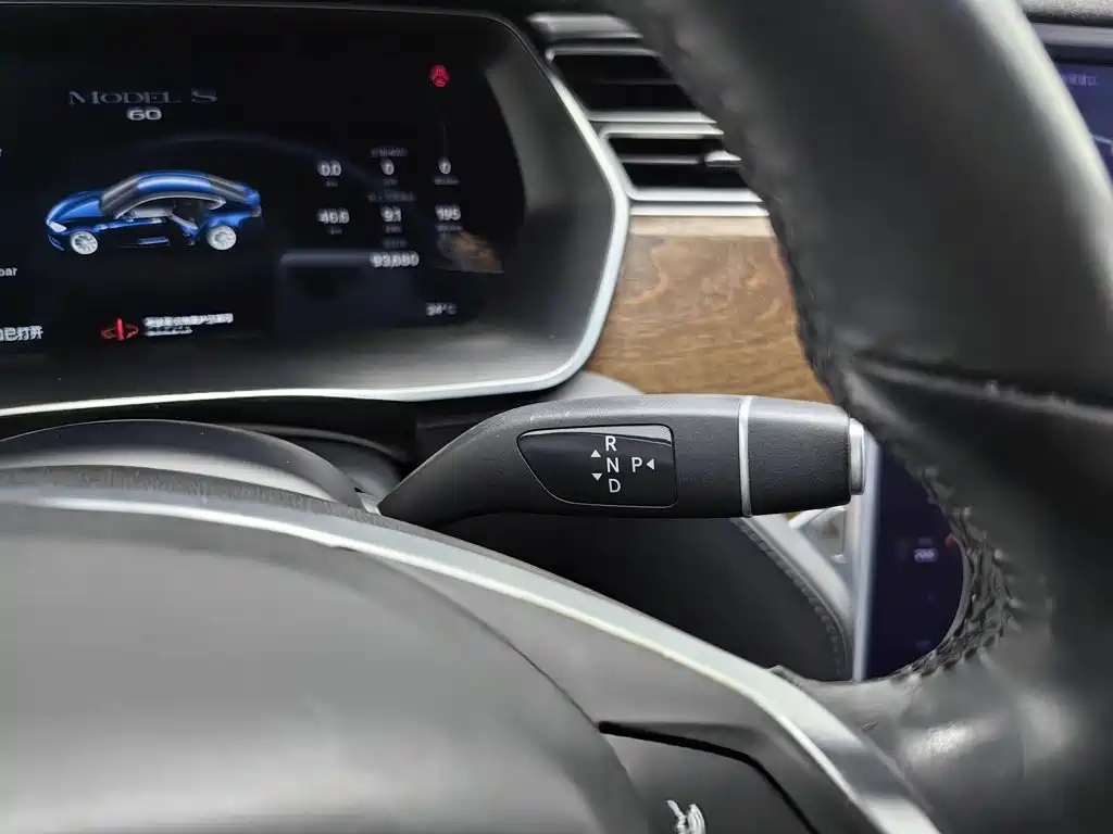 Фото 13 - Tesla Model S