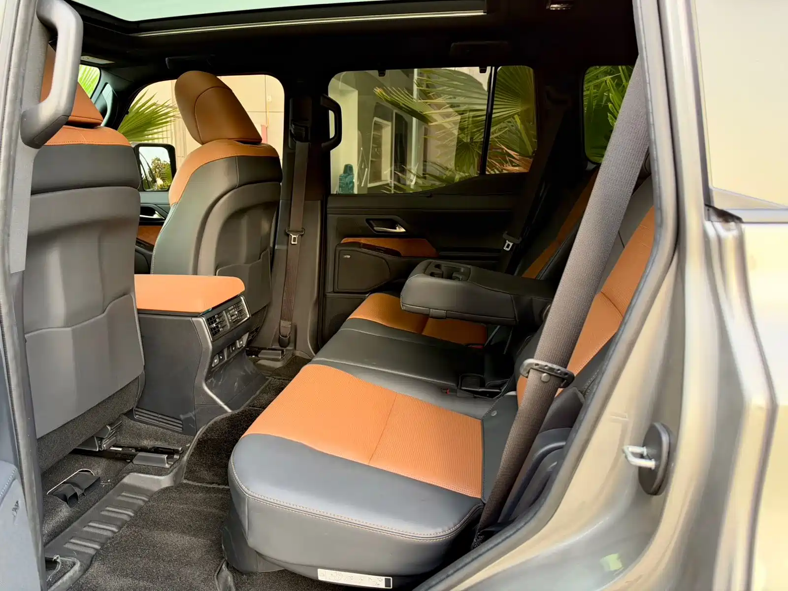 Photo 13 - Lexus GX