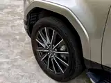 Photo 5 - Lexus GX
