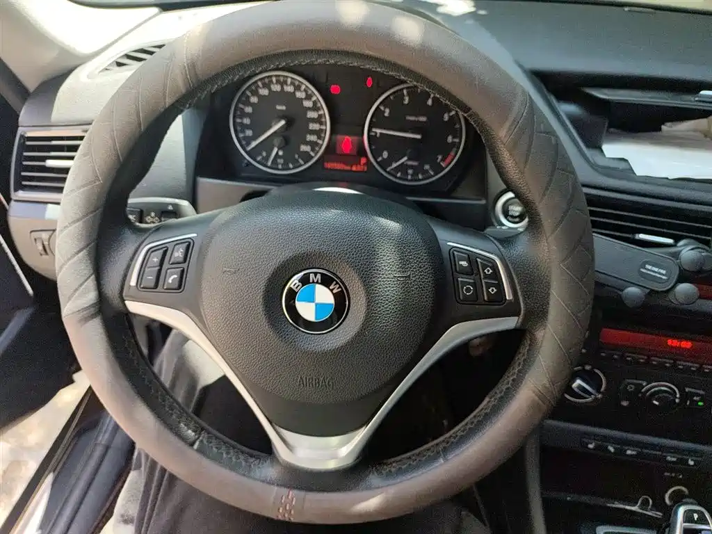BMW X1 2015 Model sDrive18i Fashion Advanced Edition фото 3