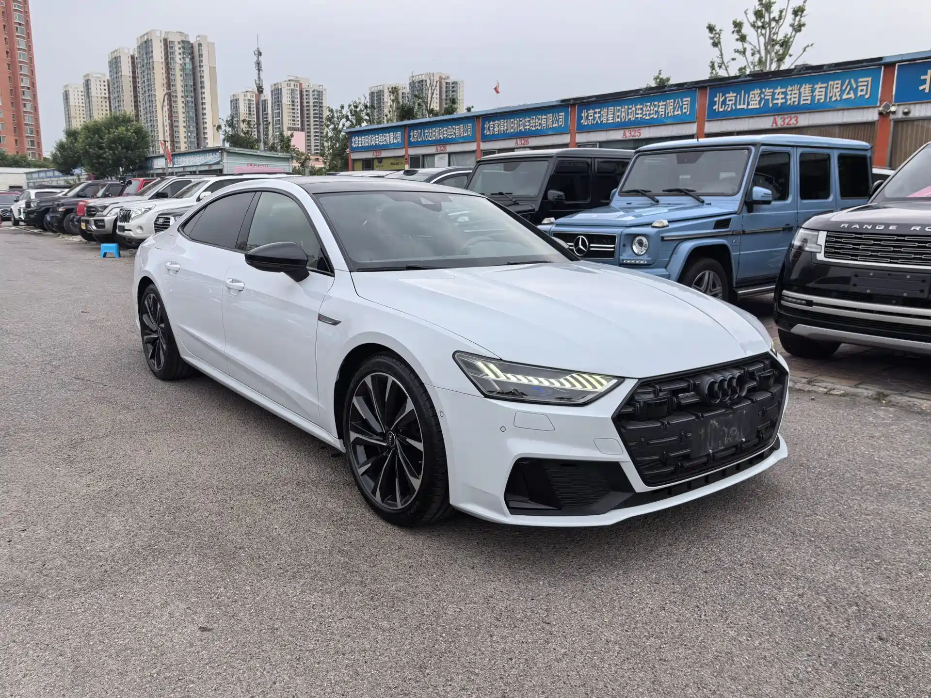 Фото 19 - Audi A7L