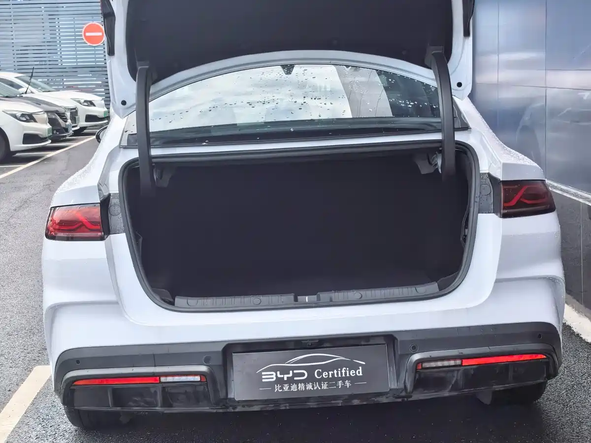BYD Qin L 2025 DM-i Smart Drive Edition 120KM Surpassing фото 10