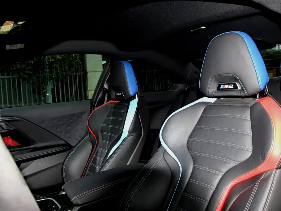 BMW M2 2024 M2 фото 10