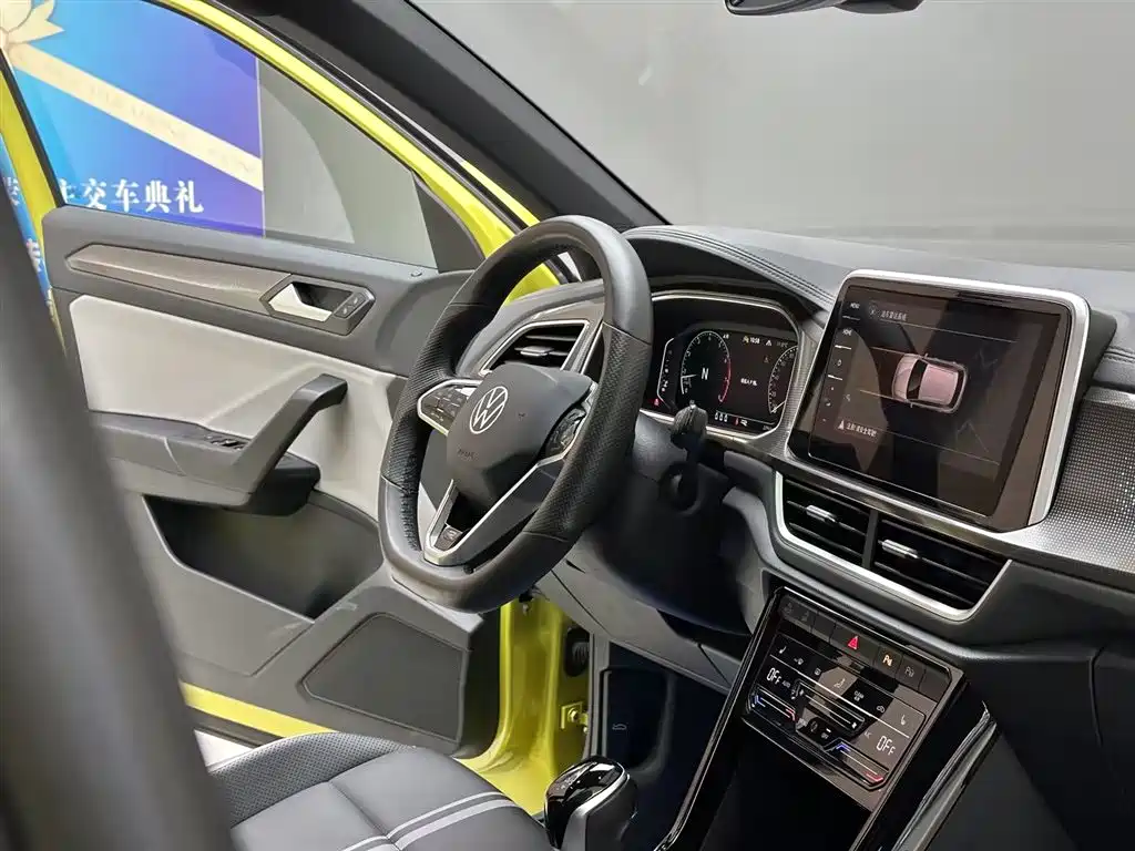Volkswagen T-ROC 2023 300TSI DSG 2WD Starlight Edition фото 10