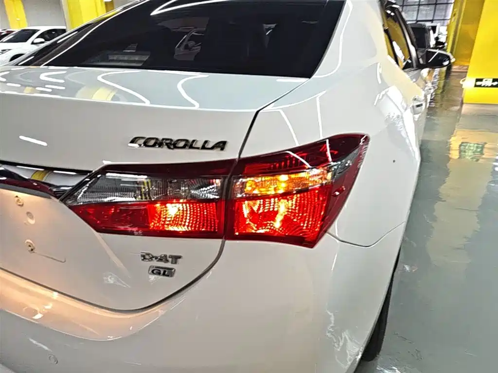 Toyota Corolla 2018 1.2T S-CVT GL Smart Edition фото 8