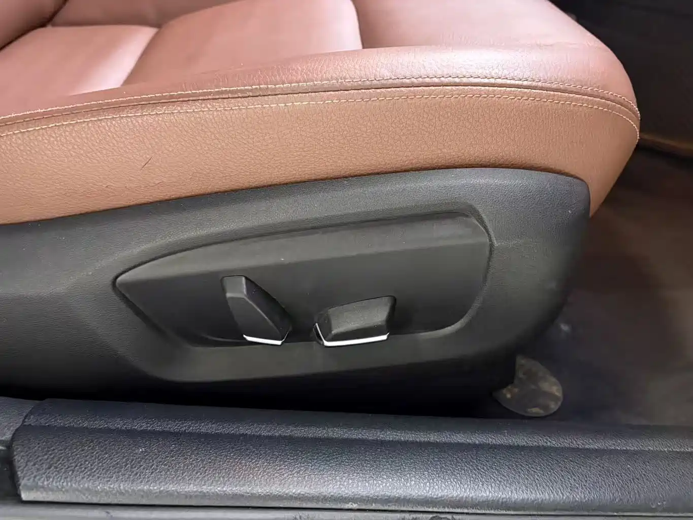 BMW 5 Series 2014 520Li Elegance фото 21