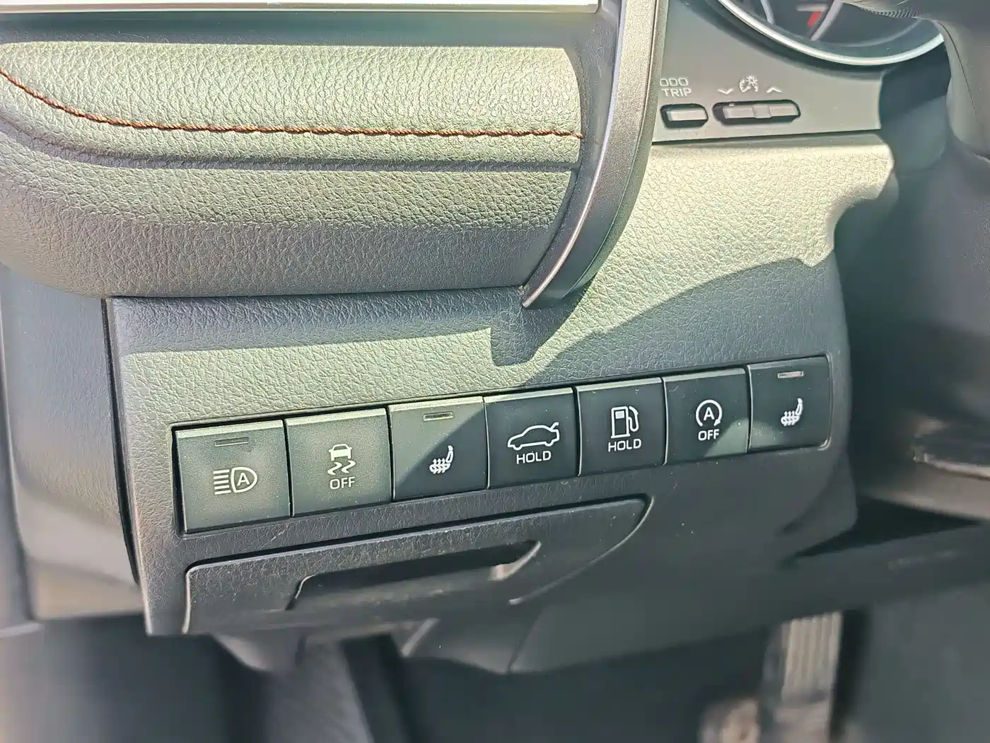 Toyota Camry 2021 2.5G Luxury Edition фото 7