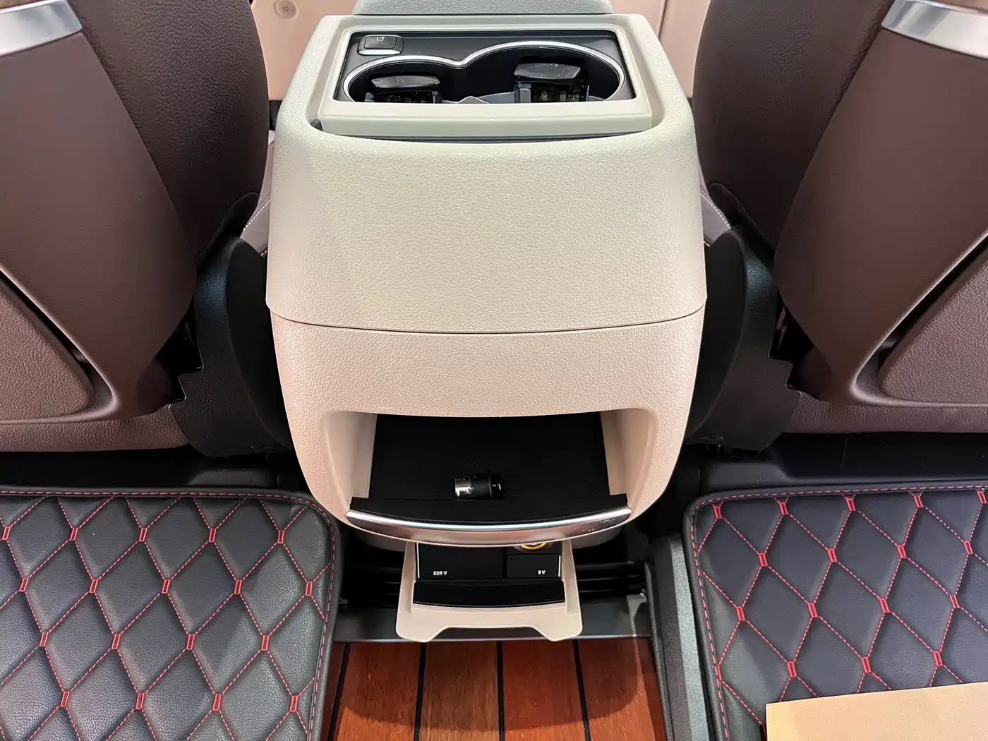 Mercedes-Benz V-Class 2022 V 260 Prestige Edition фото 16