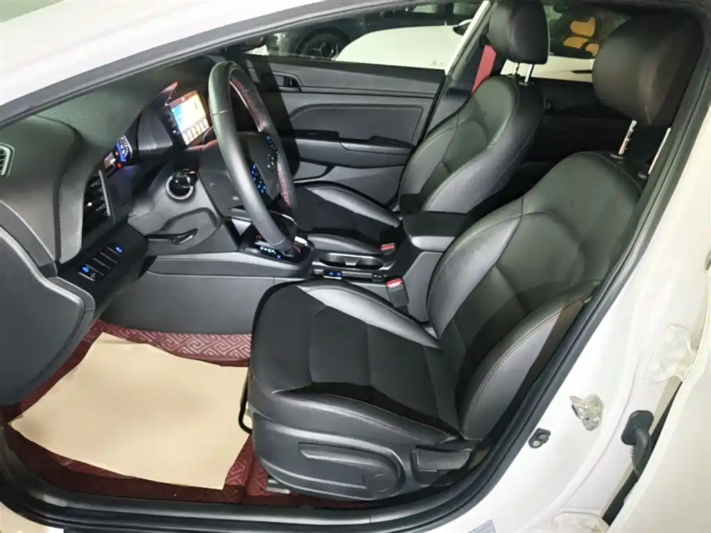 Hyundai Elantra 2020 1.4T DCT Dynamic·Vitality фото 15