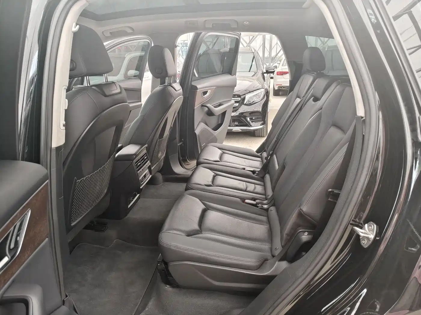 Фото 15 - Audi Q7
