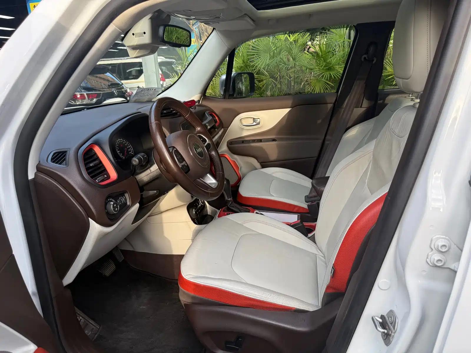Фото 14 - Jeep Renegade