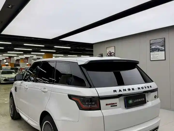 Land Rover Range Rover Sport 2017 3.0 SC V6 SE фото 6