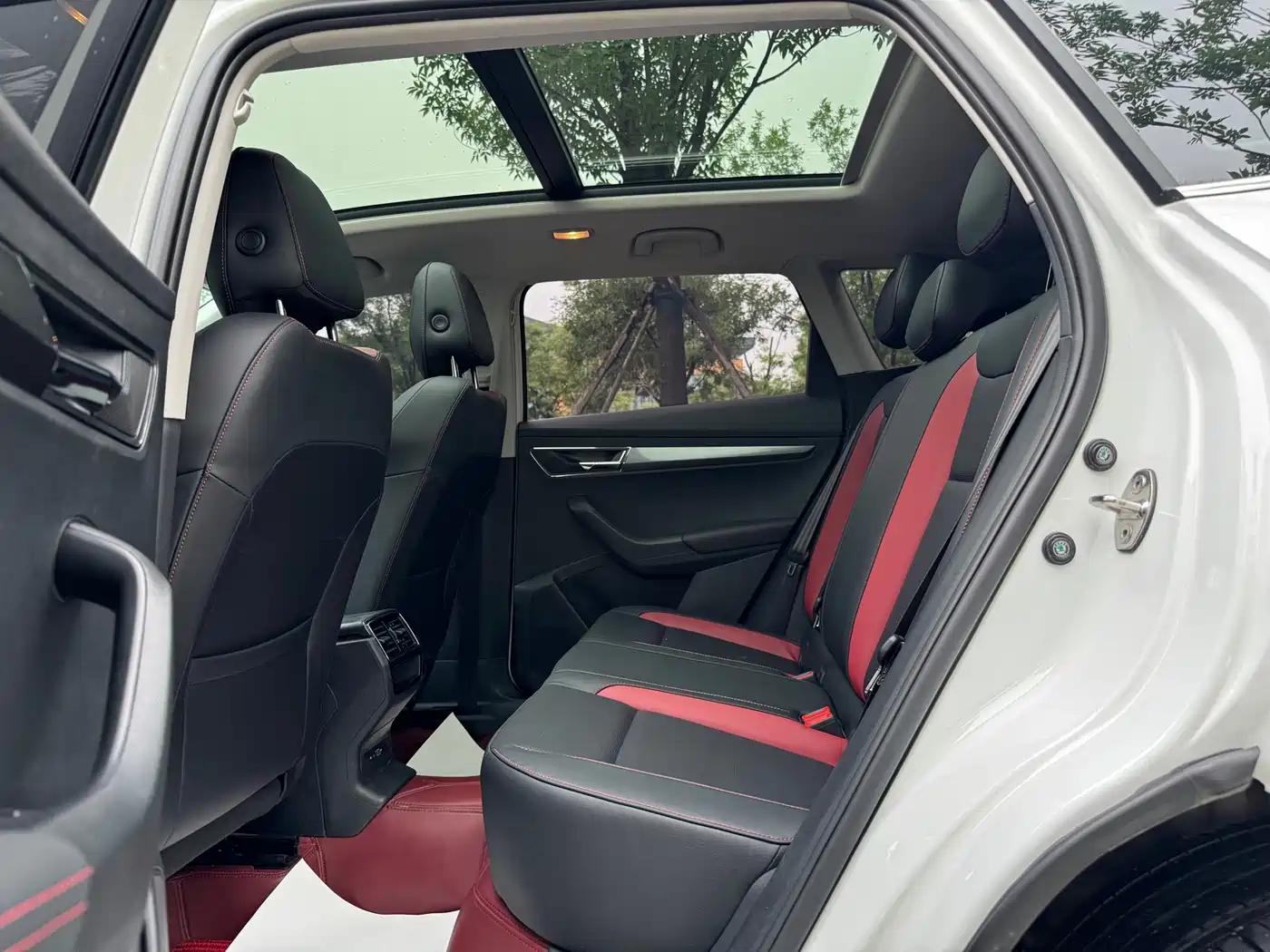 Škoda Karoq 2023 TSI280 Luxury Edition фото 13
