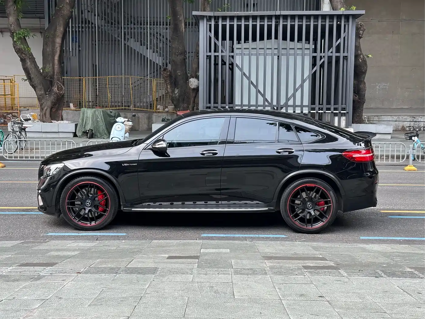 Mercedes-Benz GLC Coupe AMG 2018 AMG GLC 63 S 4MATIC+ Coupe SUV фото 3