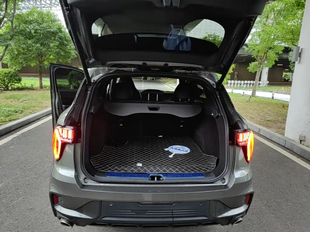 Lynk & Co 01 EM-P 2022 2022 1.5TD PHEV Plus