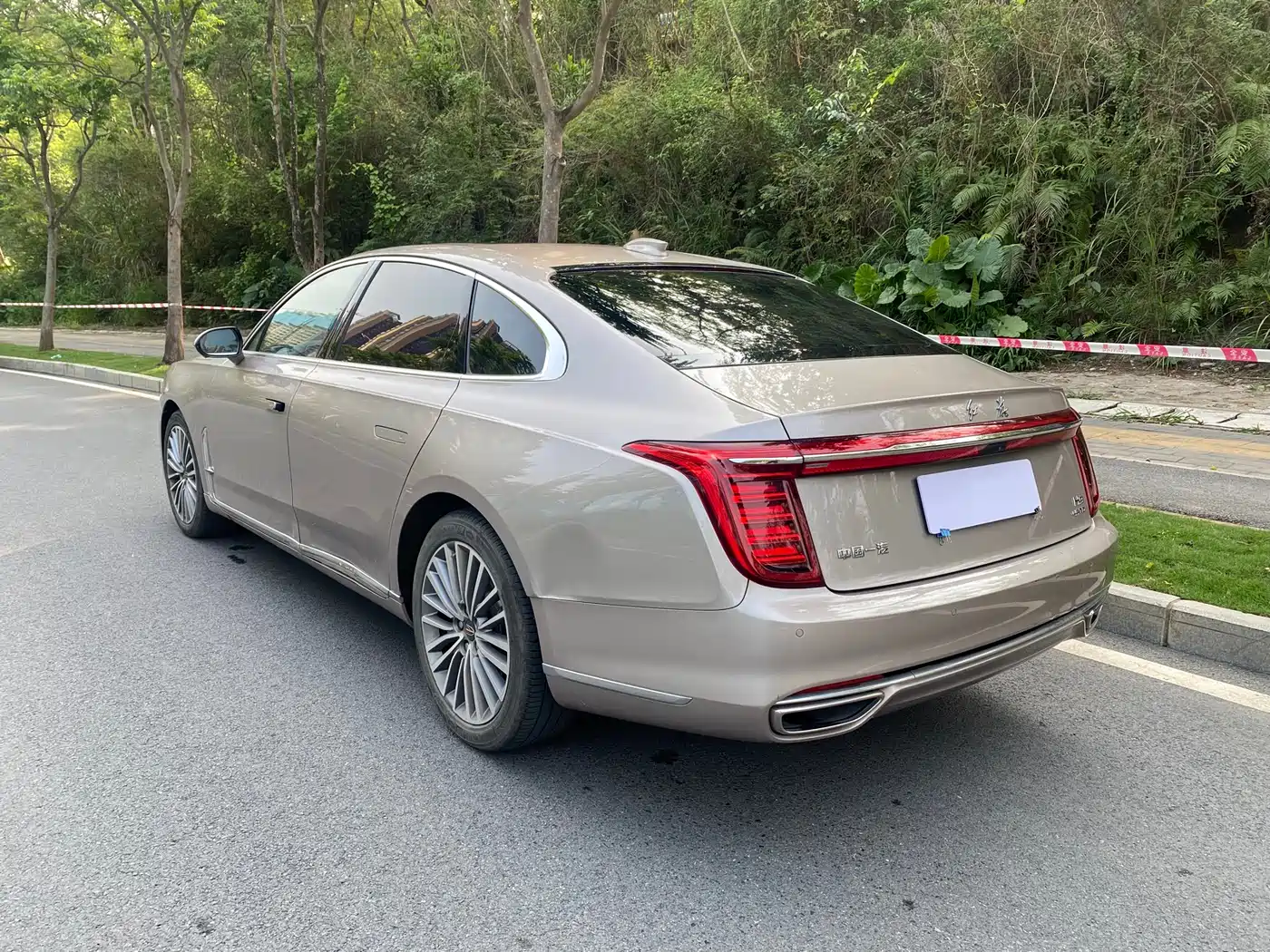 Hongqi H9 2020 2.0T Smart Connection Qi Xiang Edition фото 7