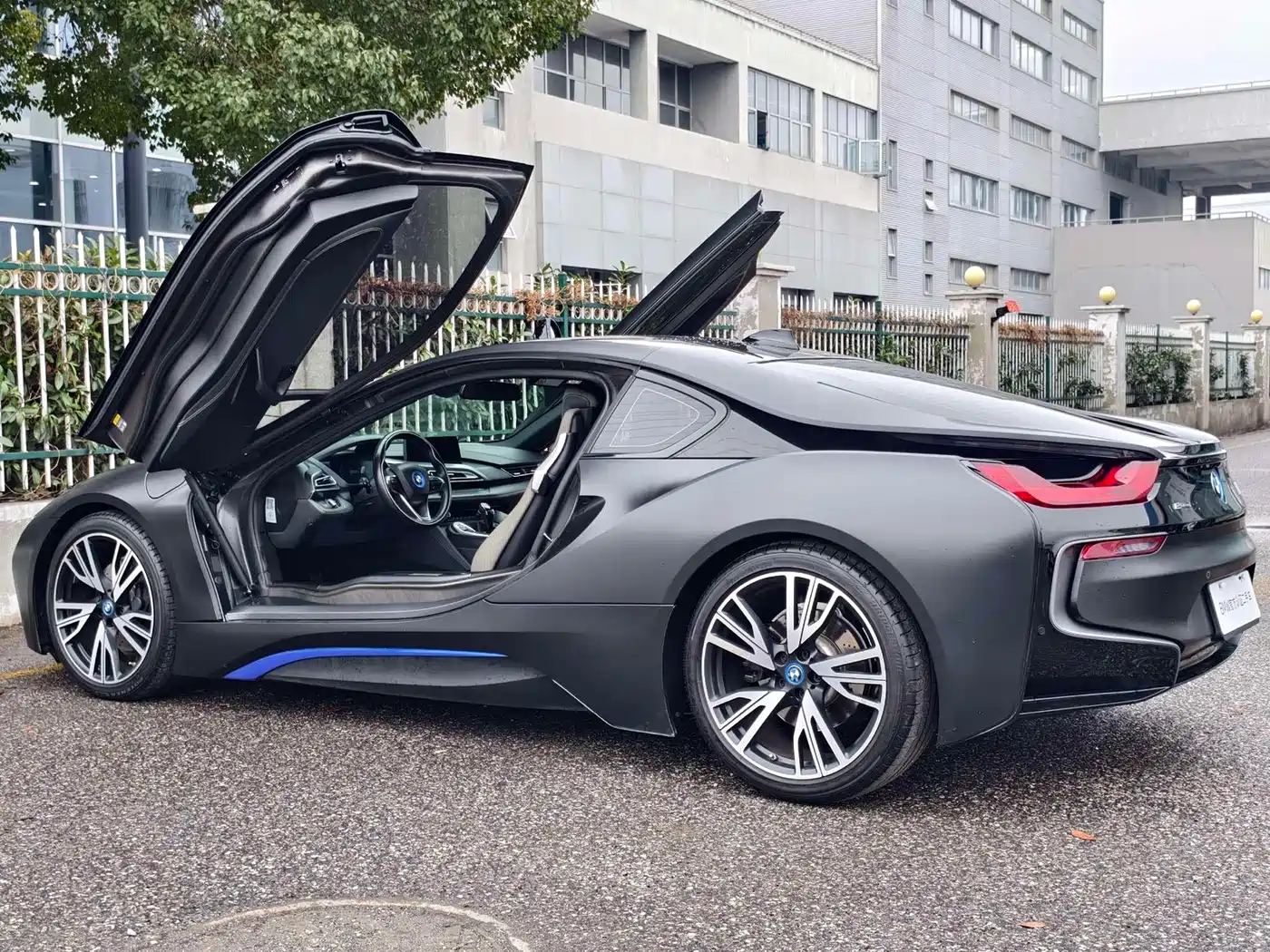 BMW i8 2016 Proton Red Limited Edition фото 3