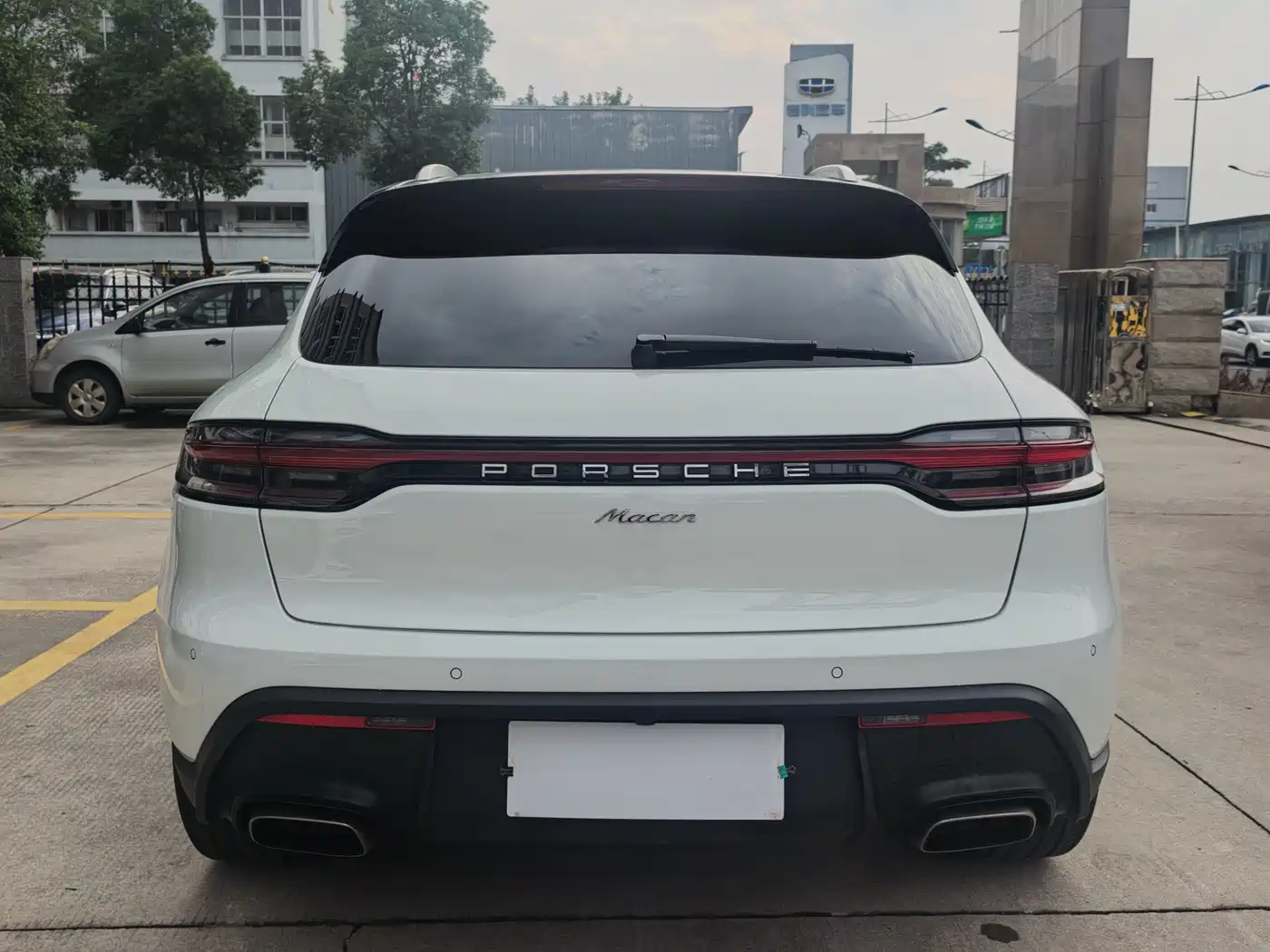 Porsche Macan 2023 Macan 2.0T фото 5