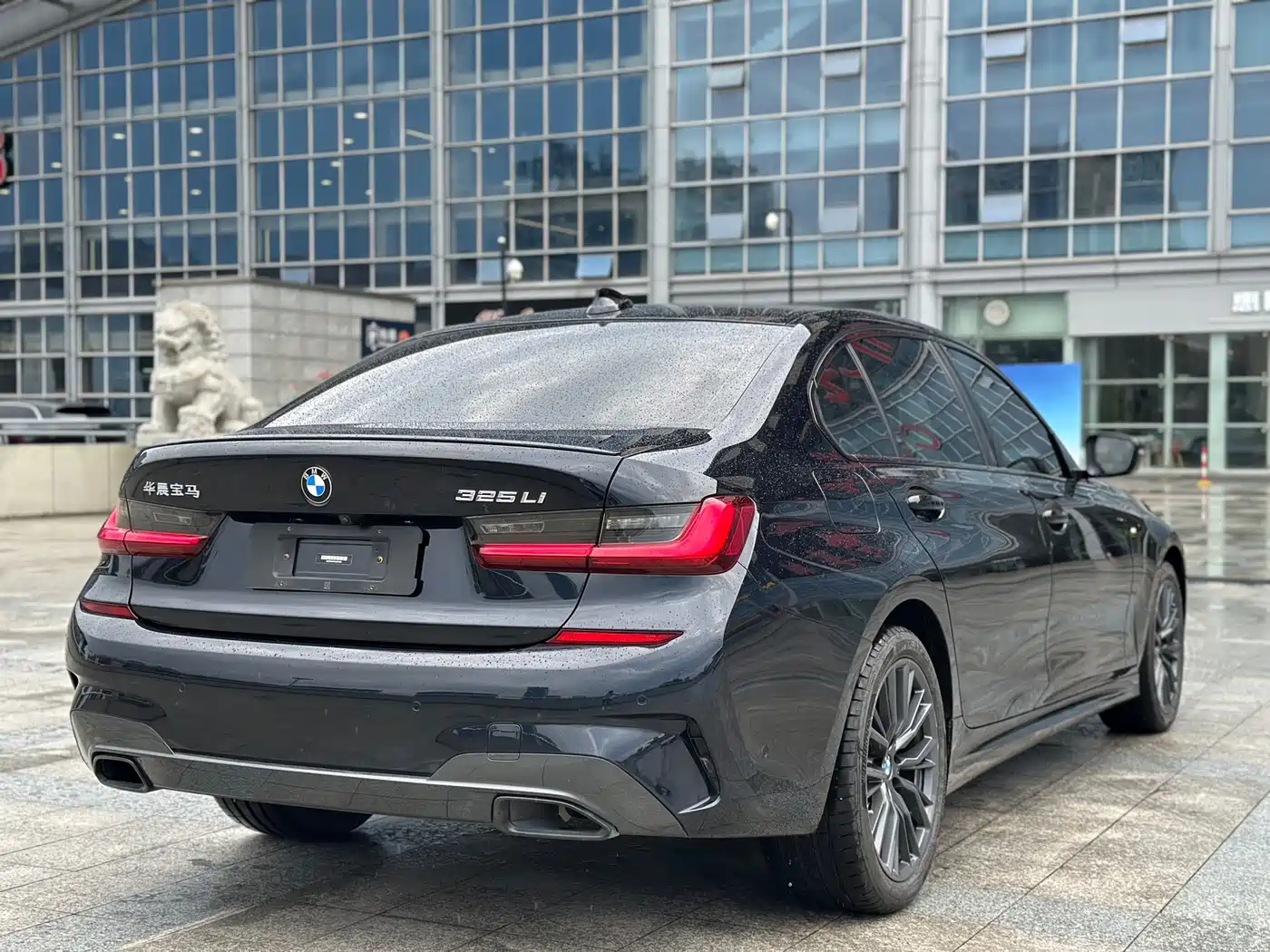 BMW 3 Series 2022 325Li M Sport Shadow Edition фото 5