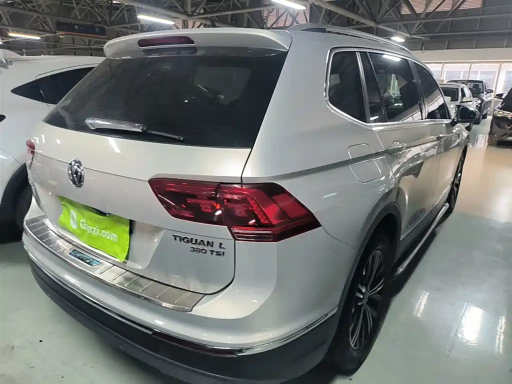 Volkswagen Tiguan L 2018 380TSI Automatic AWD Luxury Edition фото 7