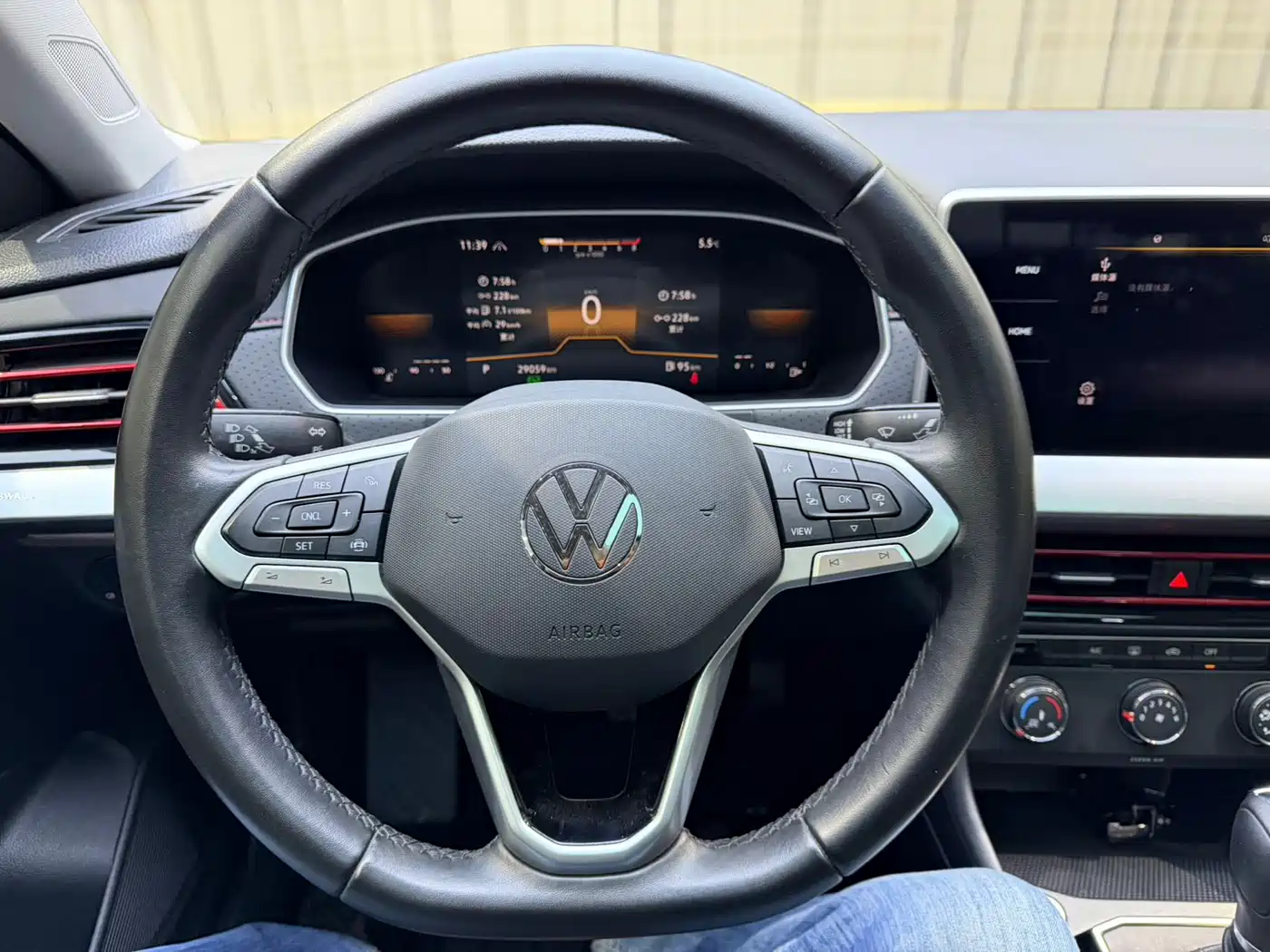 Volkswagen Lavida 2023 280TSI DSG Starlight Comfort Edition фото 10