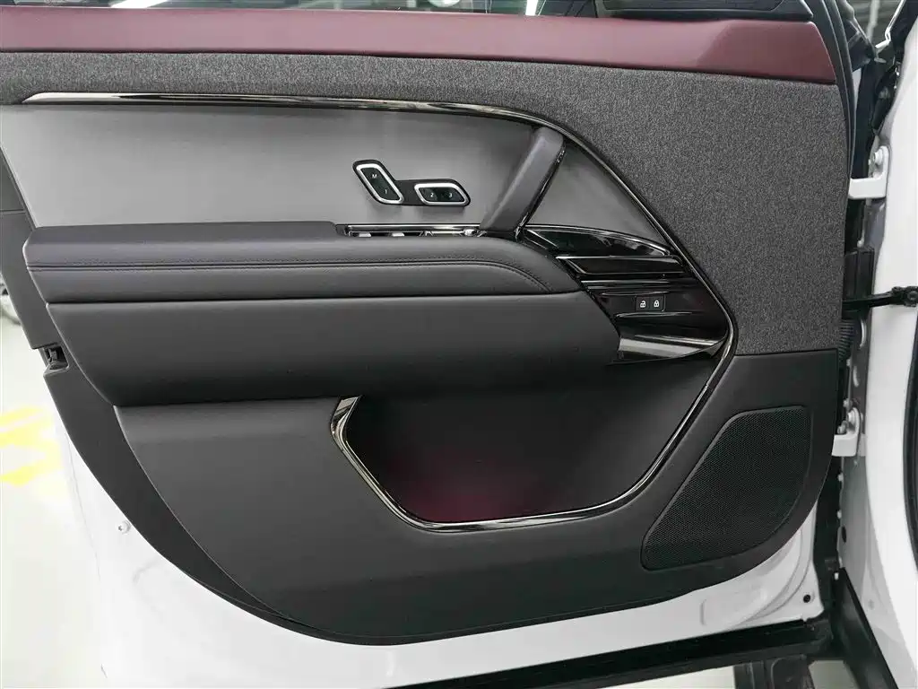 Land Rover Range Rover Sport 2025 400PS Dynamic SE фото 9
