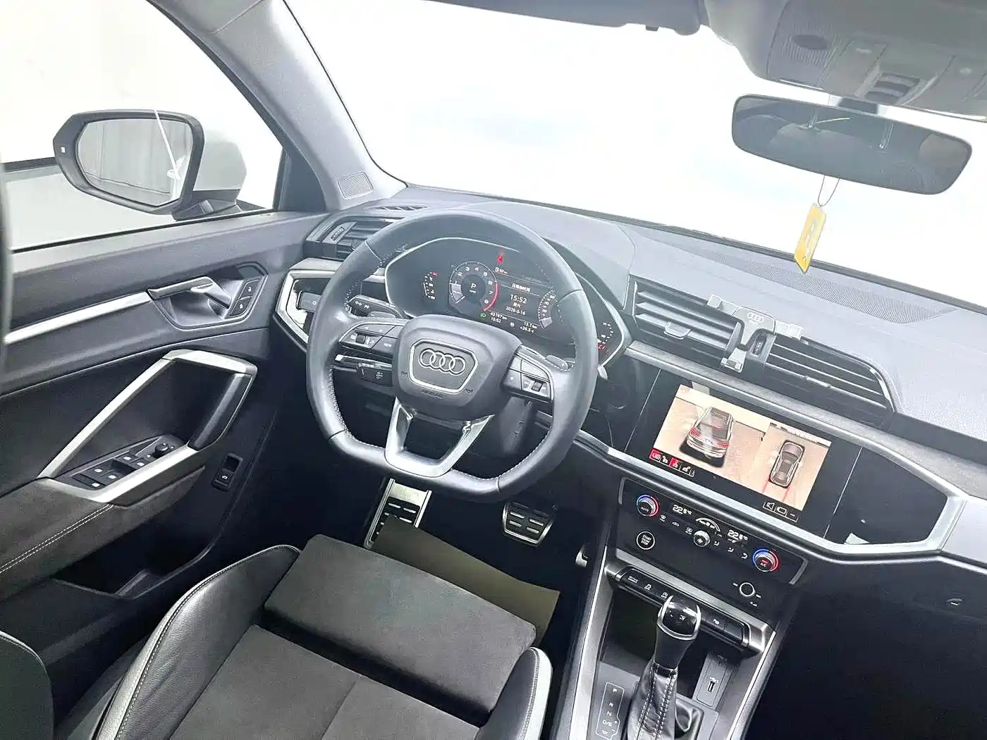 Фото 8 - Audi Q3