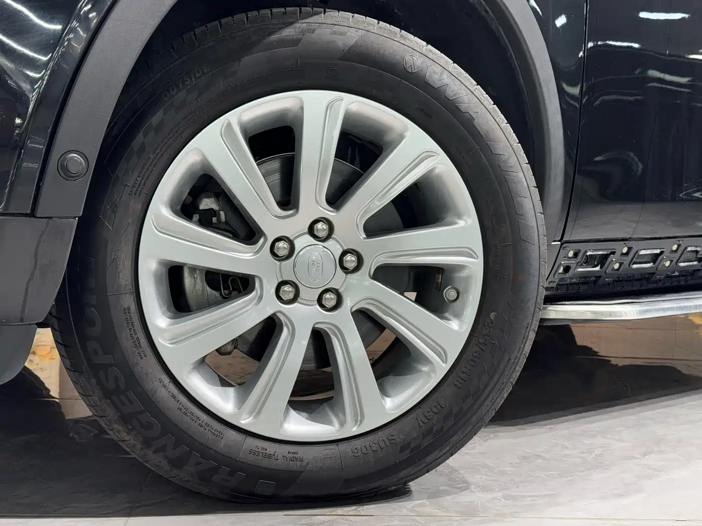 Land Rover Discovery Sport 2019 240PS SE Edition China V фото 8