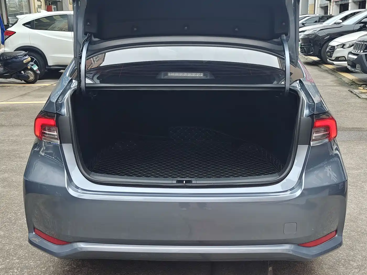 Toyota Corolla 2021 Hybrid 1.8L E-CVT Elite Edition фото 6