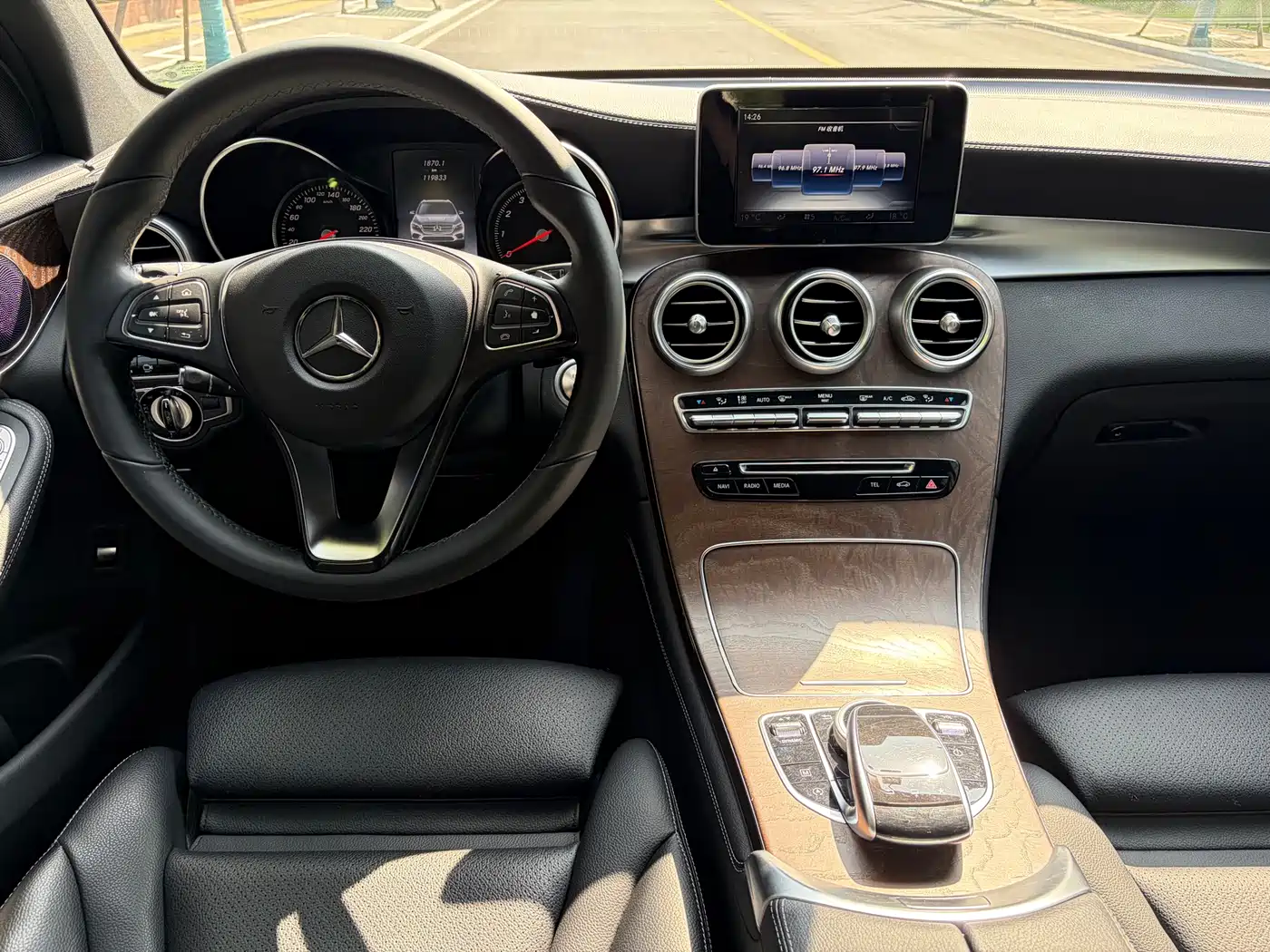 Mercedes-Benz GLC 2016 GLC 300 4MATIC Dynamic фото 11