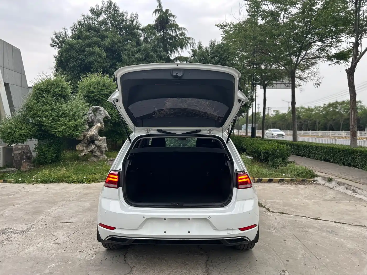 Volkswagen Golf 2020 Beloved Edition 280TSI DSG Comfort фото 15