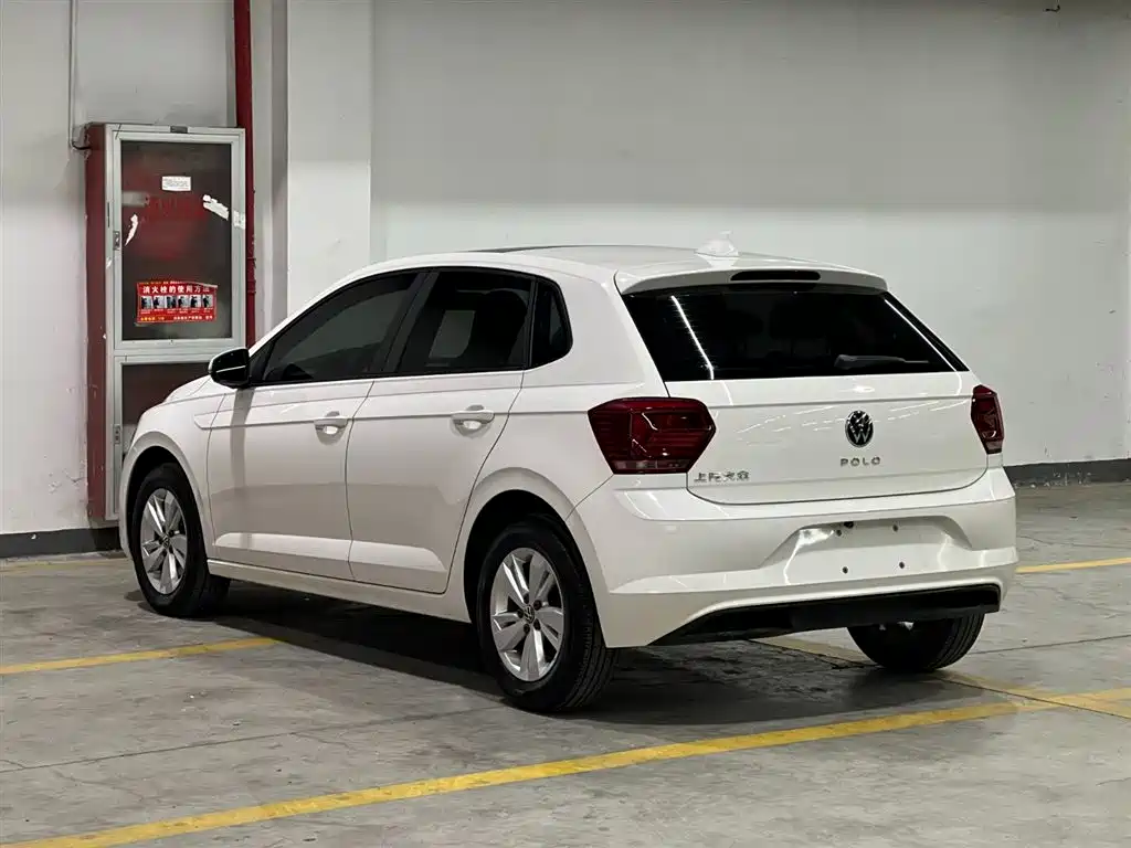 Volkswagen Polo 2021 Plus 1.5L Automatic Panorama Enjoyment Edition фото 4