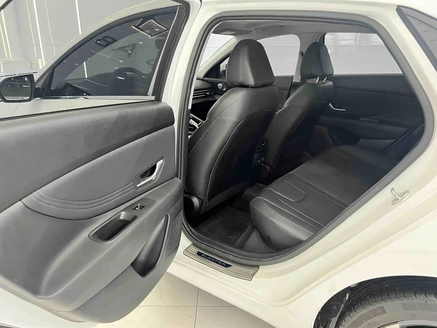 Hyundai Elantra 2023 1.5L CVT GLX Elite Edition фото 13