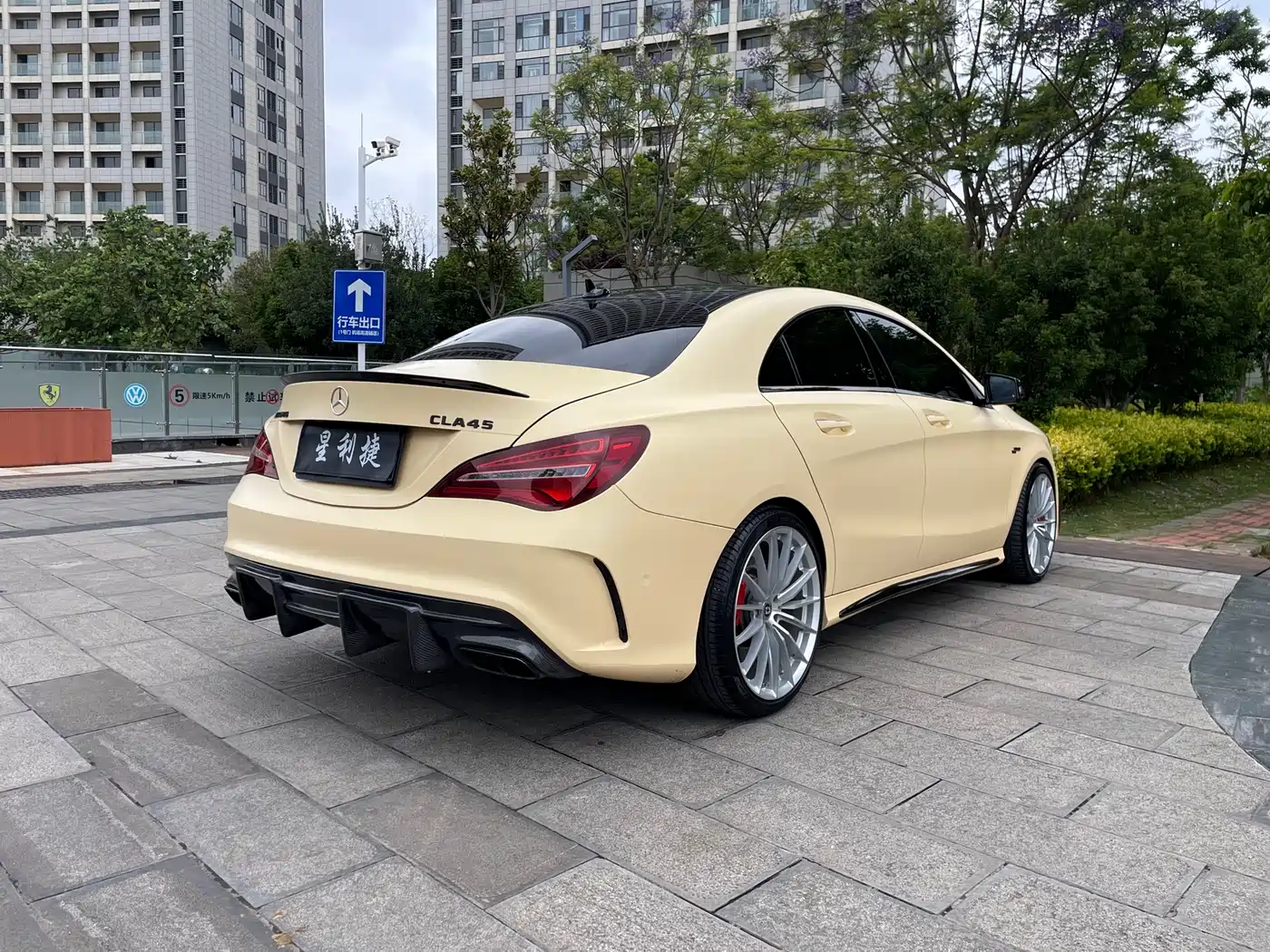 Mercedes-Benz CLA AMG 2017 Facelift AMG CLA 45 4MATIC фото 13