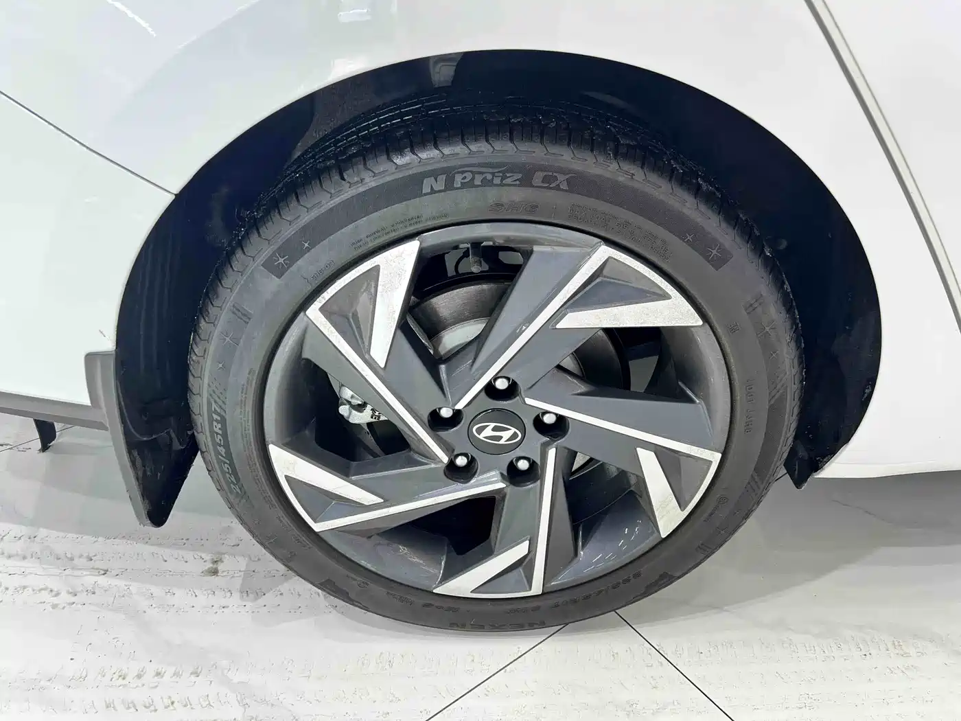 Hyundai Elantra 2023 1.5L CVT GLX Elite Edition фото 19