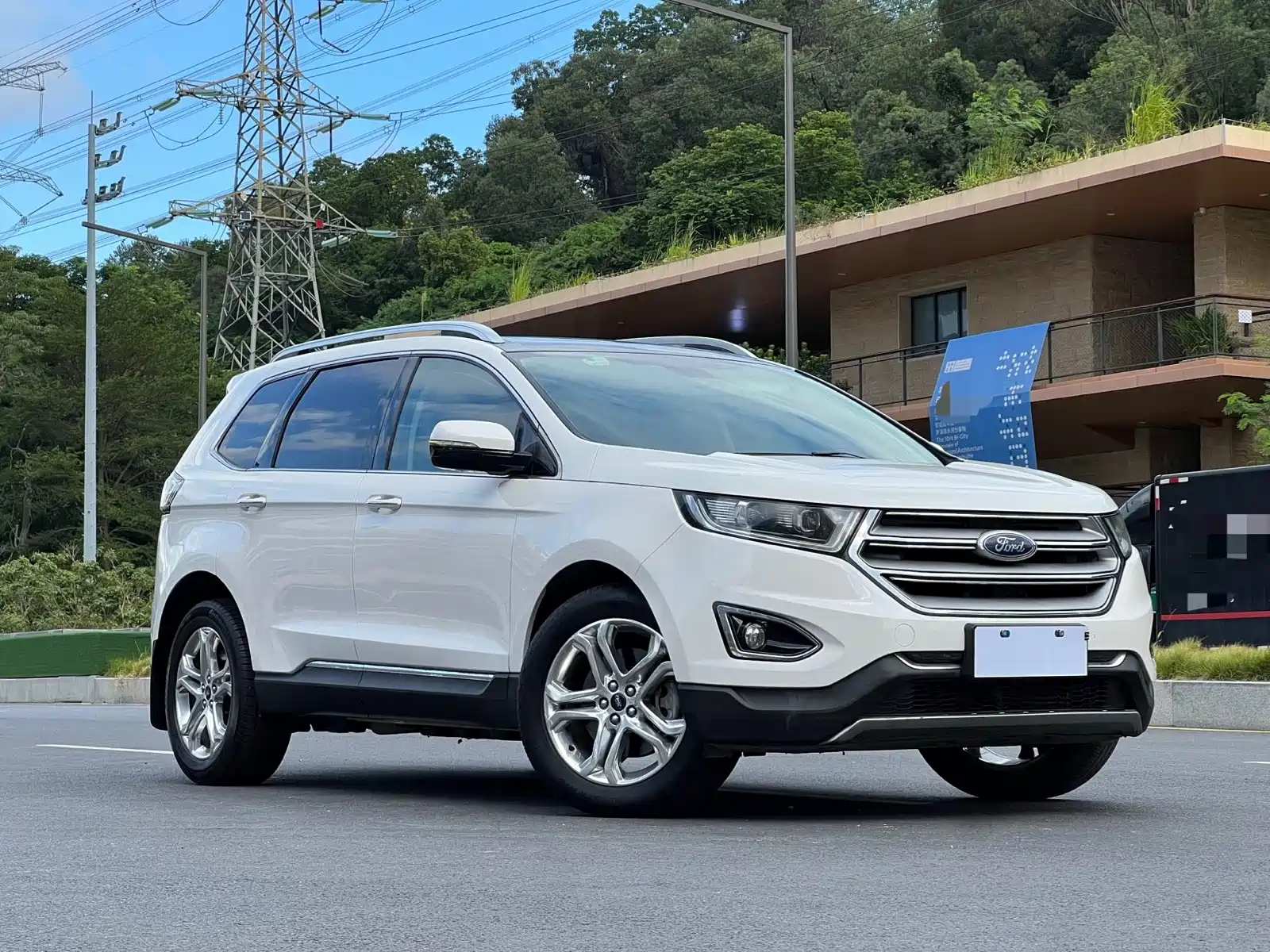 Фото 4 - Ford Edge