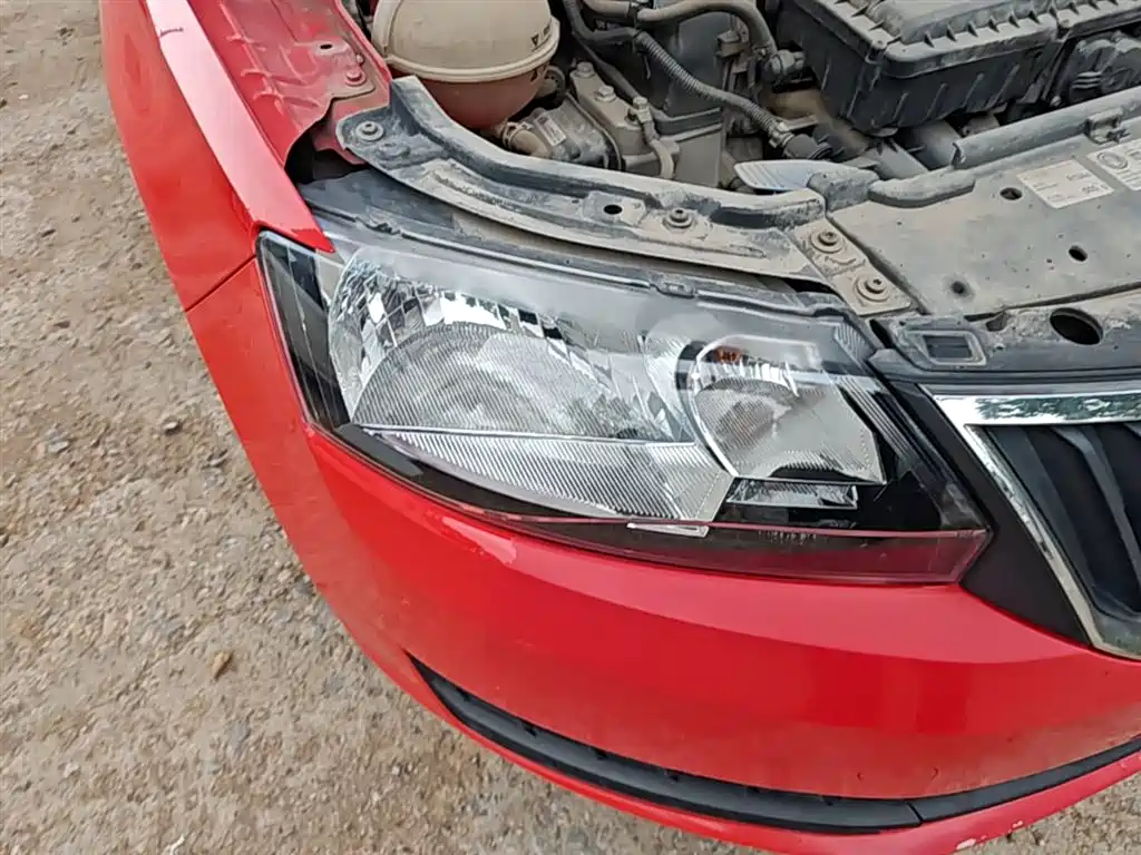 Škoda Skoda Rapid Spaceback 2016 Facelift 1.6L Manual Forward Edition фото 13