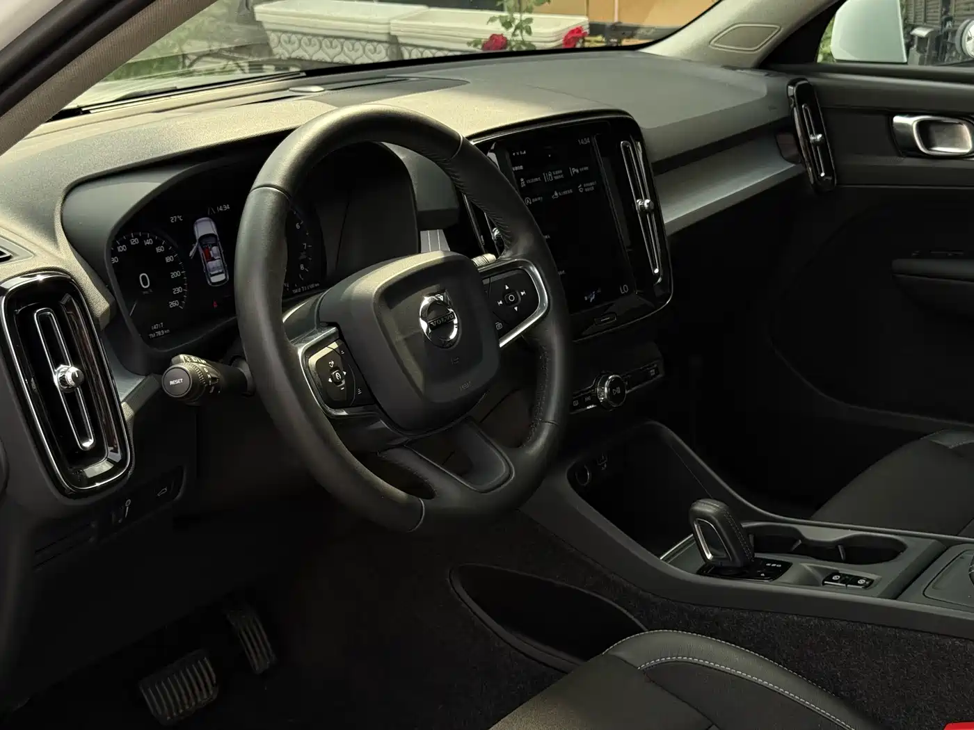 Фото 4 - Volvo XC40