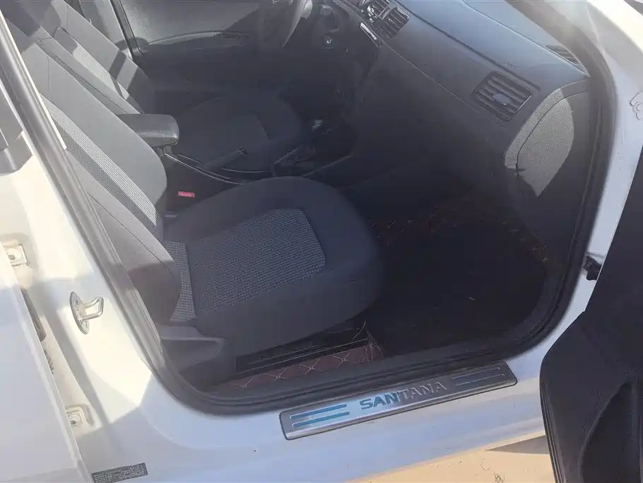 VOLKSWAGEN SANTANA