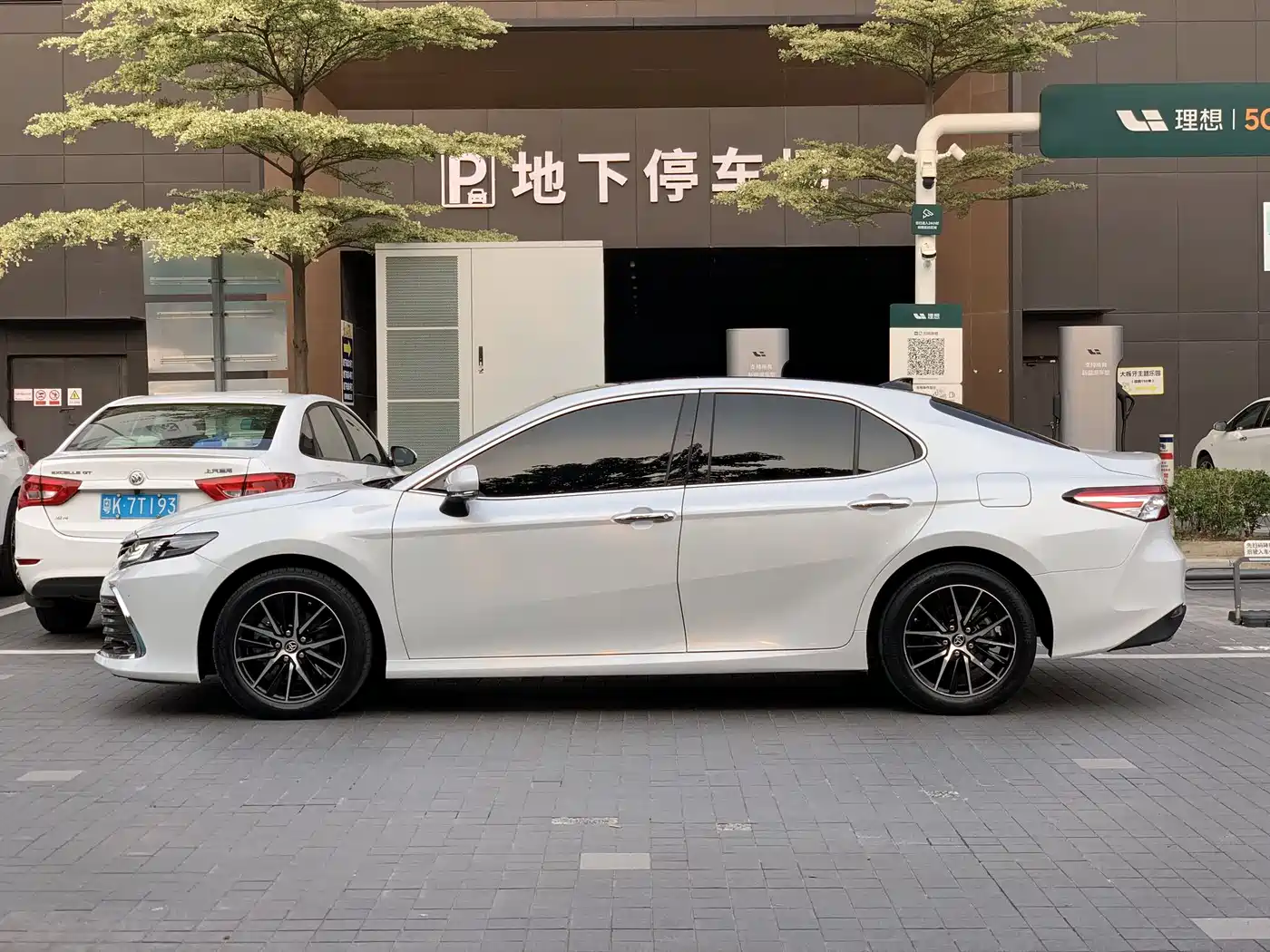 Toyota Camry 2023 2.0G Luxury Edition фото 21