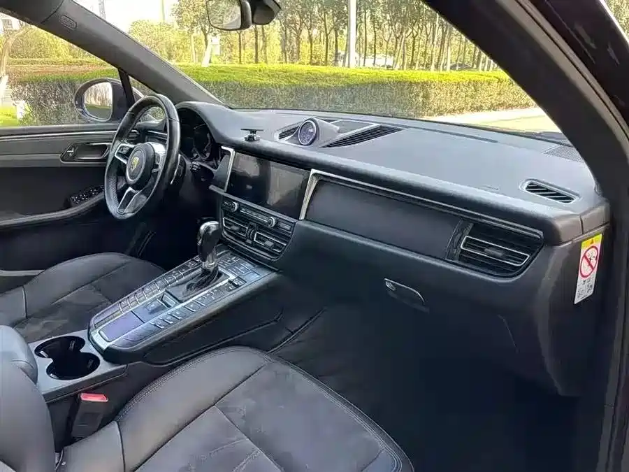 Porsche Macan 2018 Macan 2.0T фото 15