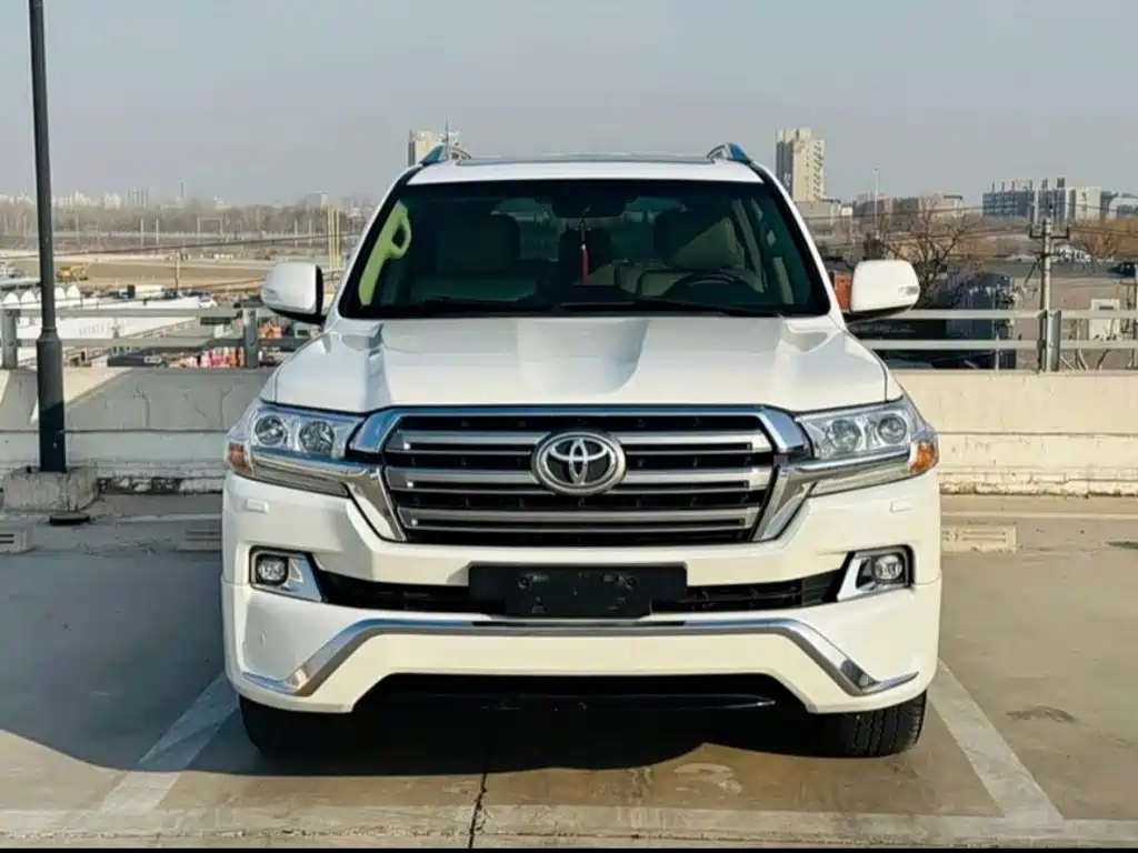 2018 Toyota Land Cruiser