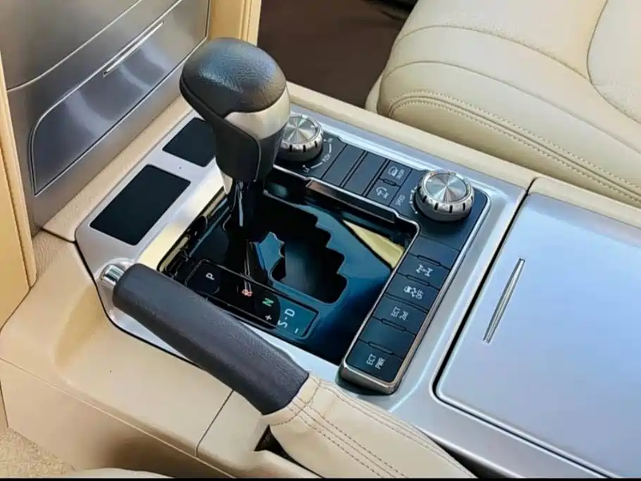 Toyota Land Cruiser 2018 2016 4.6L Automatic VX-R